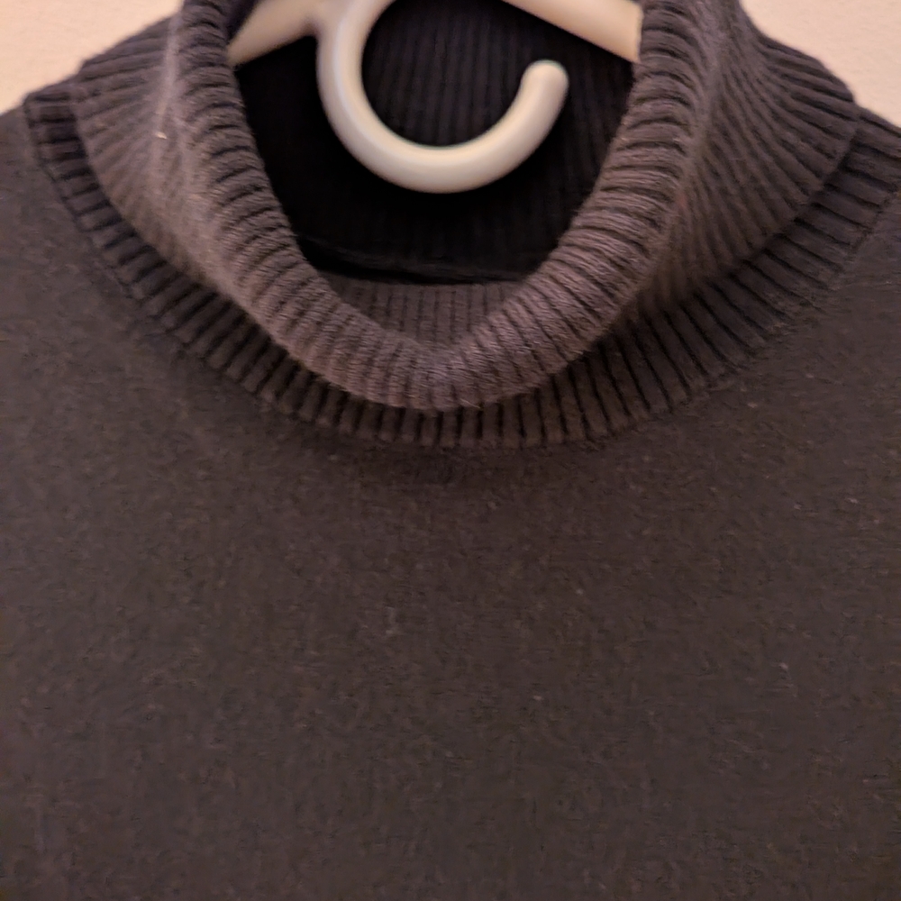 OLD NAVY Vintage Women's Black Sleeveless Turtleneck Sweater | Size L